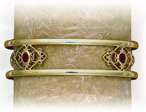 SOLID BANGLES OPEN HEARTS FANCY X 4 STONE SET FEATURES AROUND