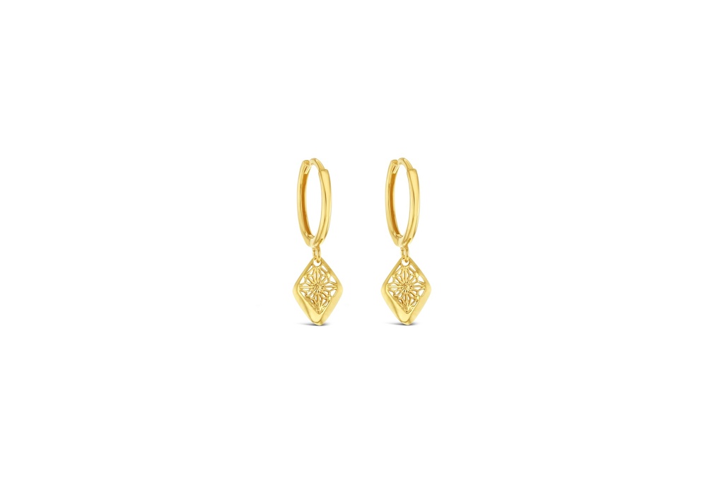## 9Y FILIGREE STAR TRIANGLE HUGGIE